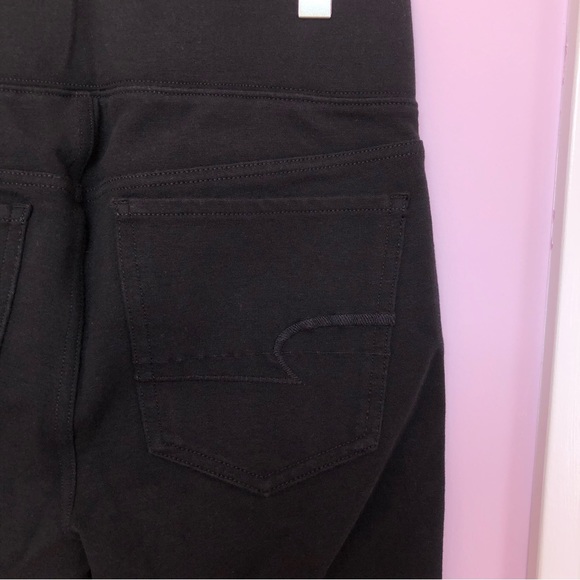 American Eagle Stretchy Black Cropped Flare Pants with Zipper - Picture 6 of 9